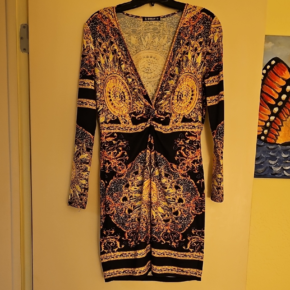 Elegant Black and Gold Long Sleeve Dress